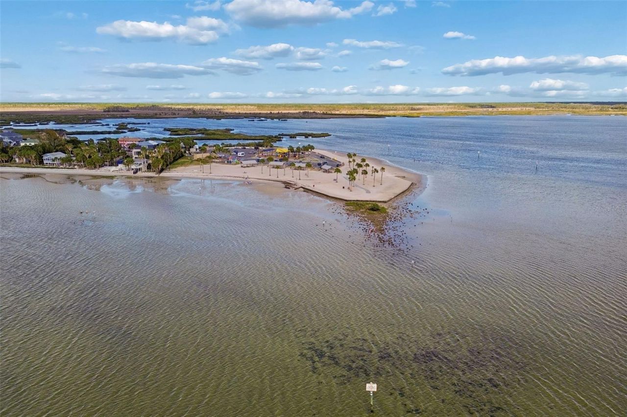 10501 Pine Island Drive , Weeki Wachee, FL 34607 Photo