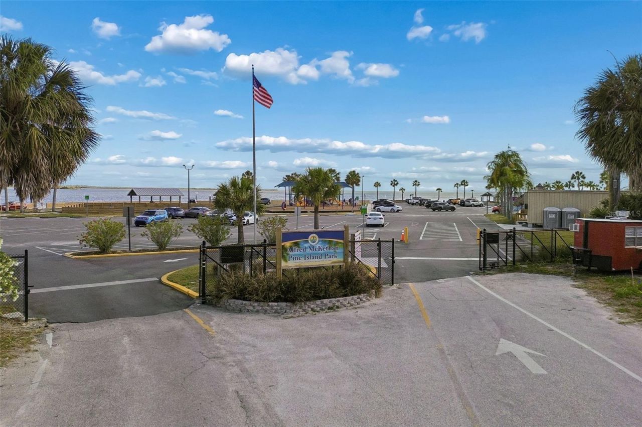 10501 Pine Island Drive , Weeki Wachee, FL 34607 Photo