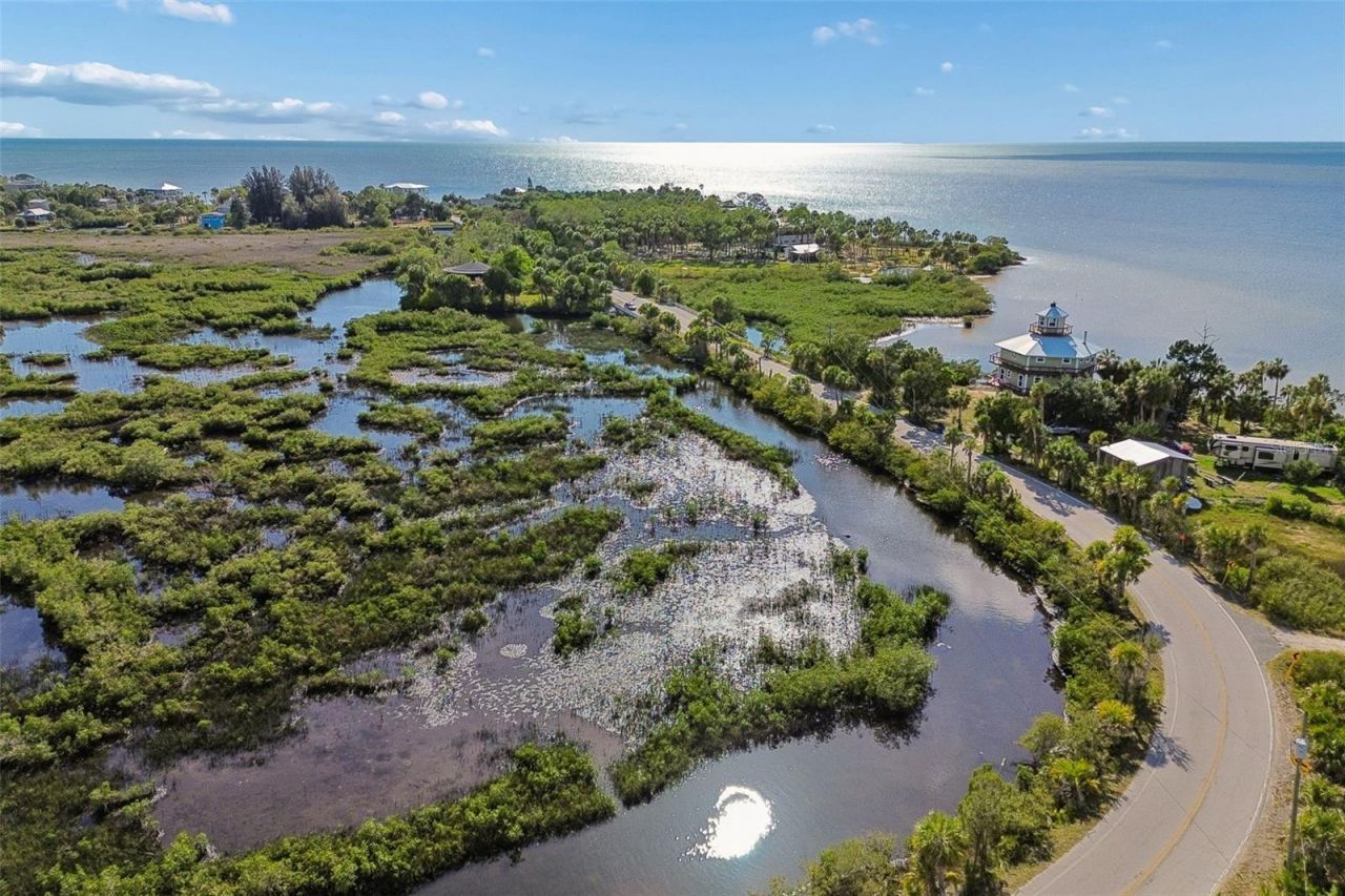 10501 Pine Island Drive , Weeki Wachee, FL 34607 Photo