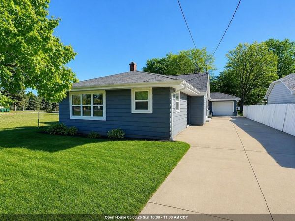 N9017 LAKESHORE DRIVE, Van Dyne, WI 54979