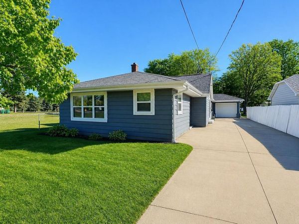 N9017 LAKESHORE DRIVE, Van Dyne, WI 54979