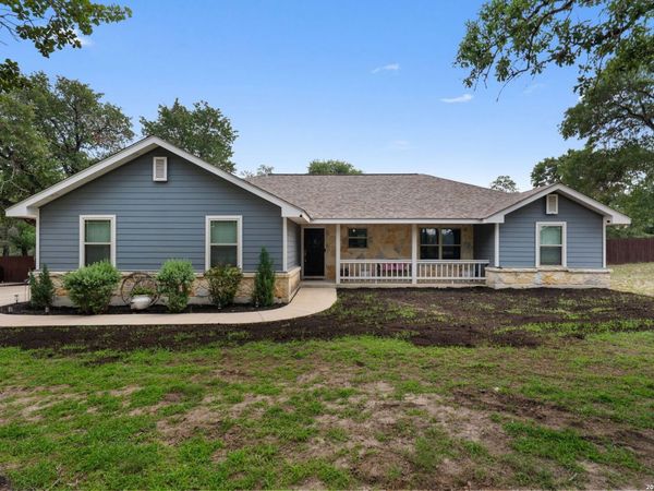 197 CIBOLO RIDGE DR, La Vernia, TX 78121