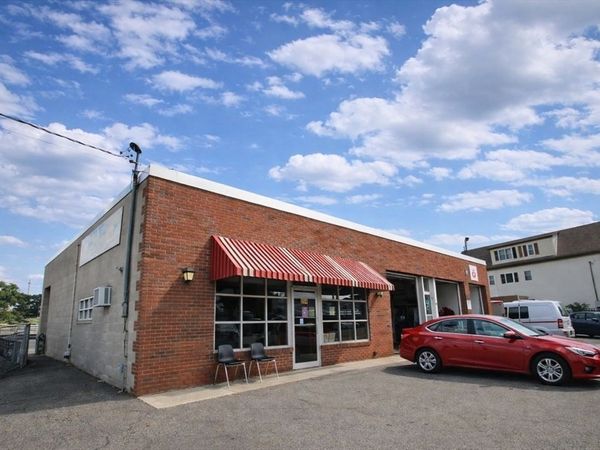 284 S Broadway, Lawrence, MA 01843