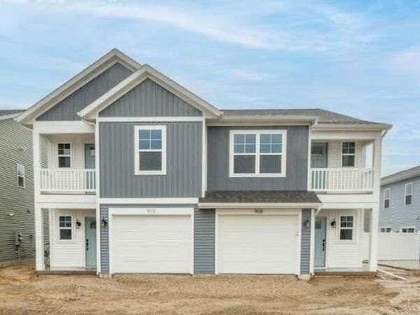 910 Indiana Avenue, Unit 12, South Haven, MI 49090