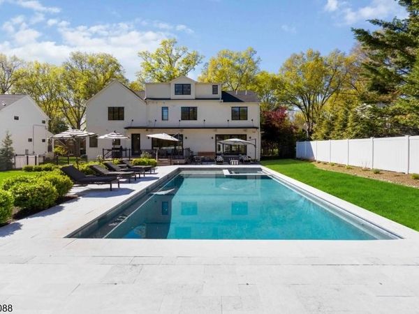 13 Robert Dr, Chatham, NJ 07928