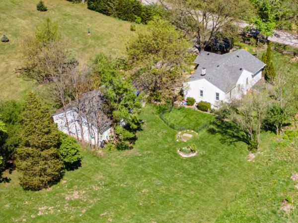 11s104 Jackson Street, Burr Ridge, IL 60527