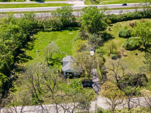 11s104 Jackson Street, Burr Ridge, IL 60527
