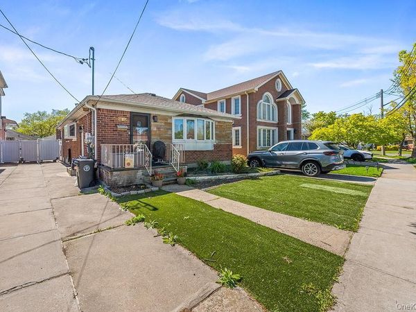 58-12 264th Street , Little Neck, NY 11362