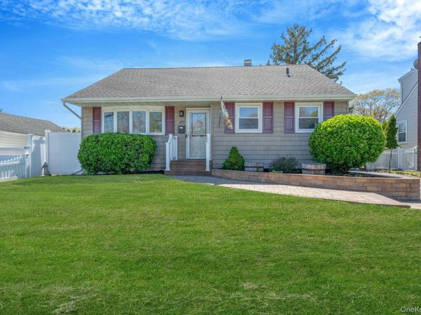 477 N Indiana Avenue , Lindenhurst, NY 11757