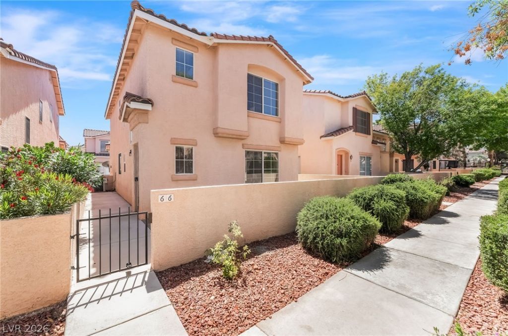 66 Belle Maison Avenue , Las Vegas, NV 89123