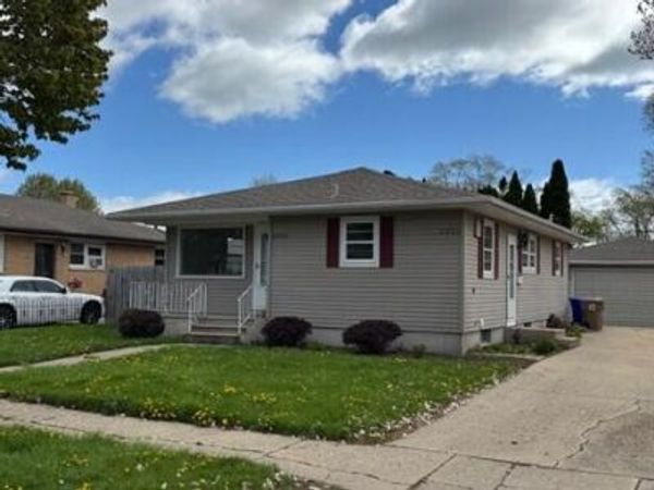 4925 34th AVENUE, Kenosha, WI 53144