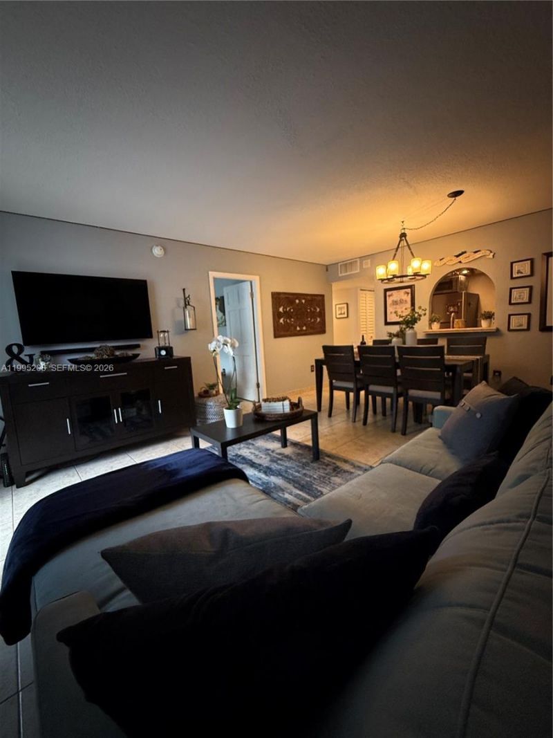 401 Ocean Dr , Unit 324, Miami Beach, FL 33139 Photo