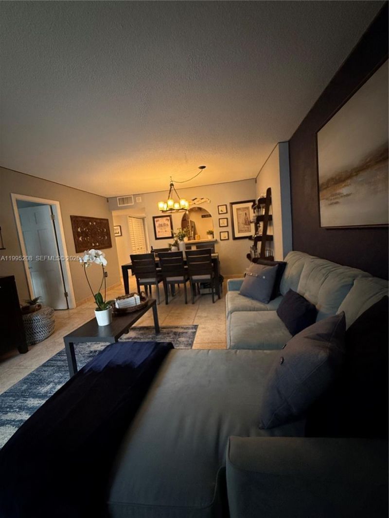 401 Ocean Dr , Unit 324, Miami Beach, FL 33139 Photo