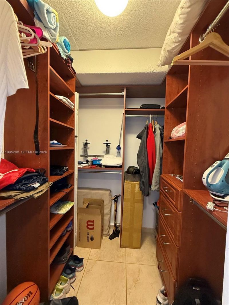 401 Ocean Dr , Unit 324, Miami Beach, FL 33139 Photo