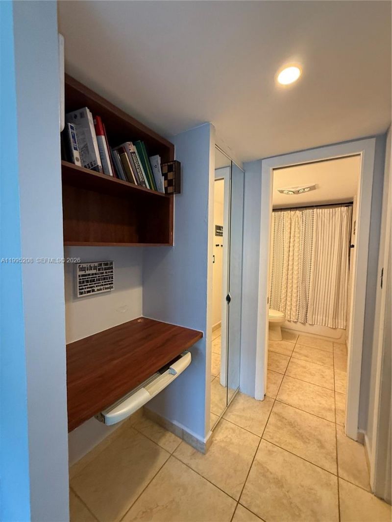 401 Ocean Dr , Unit 324, Miami Beach, FL 33139 Photo