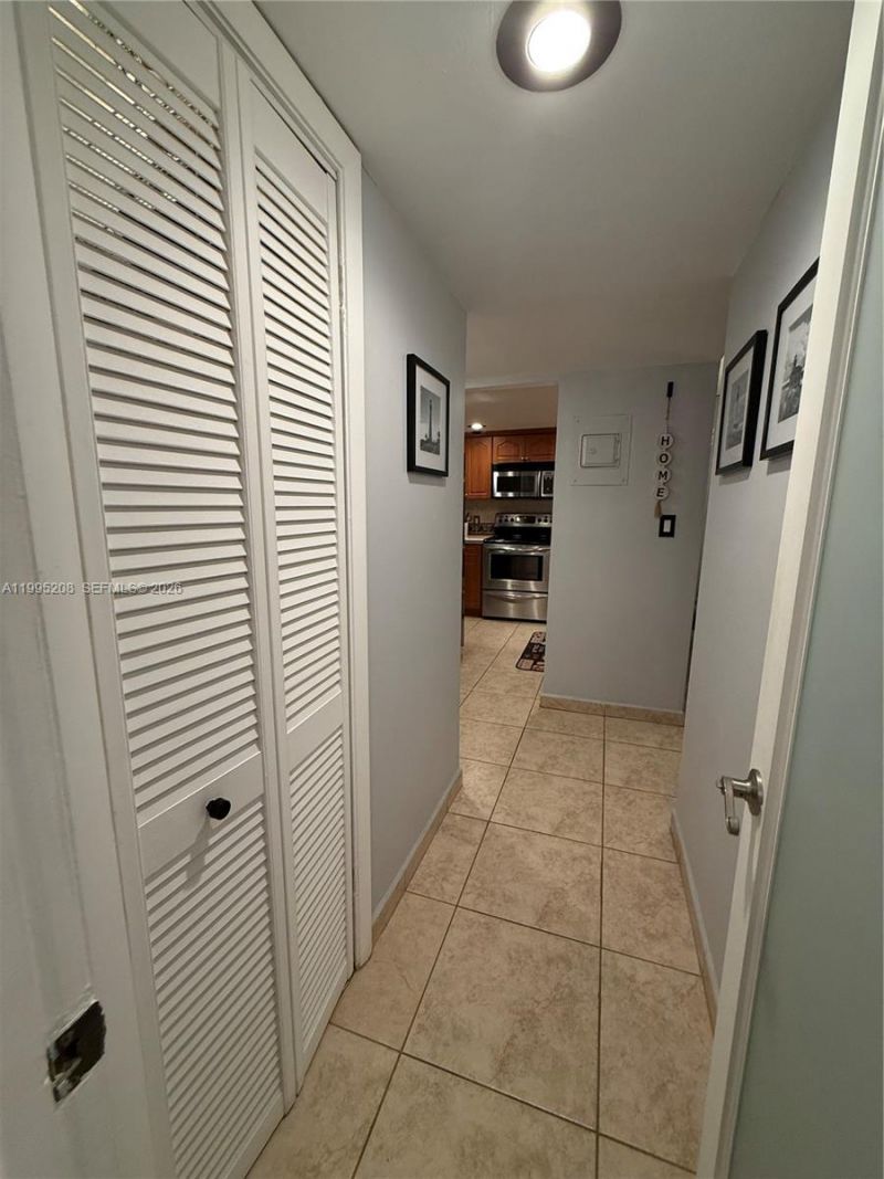 401 Ocean Dr , Unit 324, Miami Beach, FL 33139 Photo