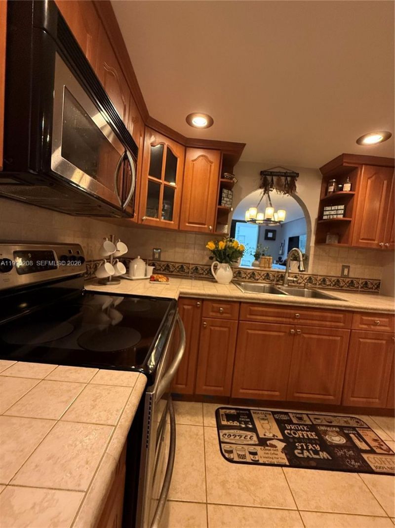 401 Ocean Dr , Unit 324, Miami Beach, FL 33139 Photo