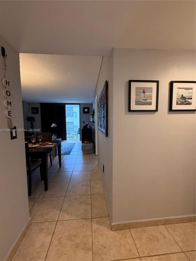 401 Ocean Dr , Unit 324, Miami Beach, FL 33139 Photo
