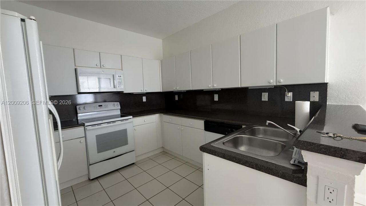 4435 SW 160th Ave, Unit 214, Miramar, FL 33027 Photo