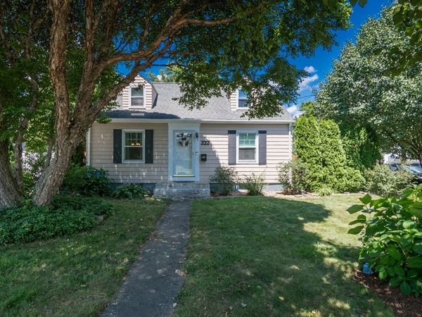 222 Plumtree Rd, Springfield, MA 01118