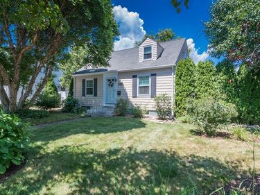 222 Plumtree Rd, Springfield, MA 01118