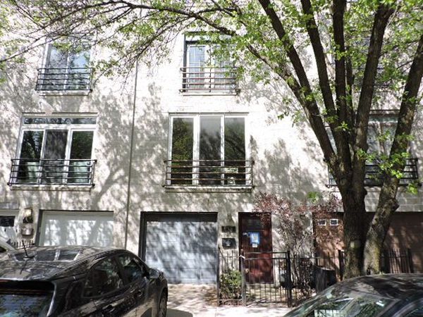638 N Armour Street , Chicago, IL 60642