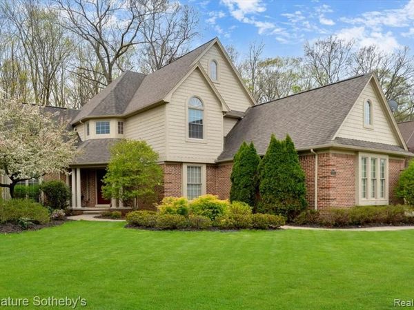 21684 Chase Drive, Novi, MI 48375