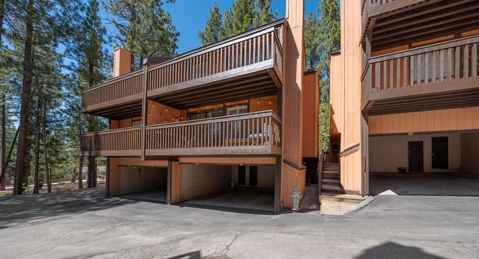 1439 Ski Run Boulevard, Unit H4, South Lake Tahoe, CA 96150 Photo