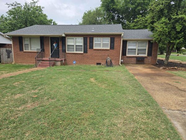 909 Irene Ave, Tuscumbia, AL 35674