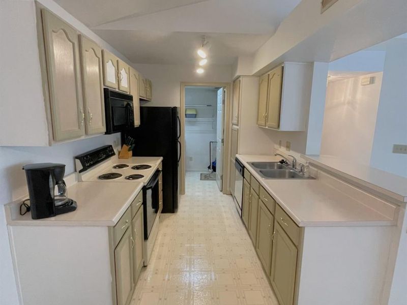 4200 Endeavor Drive, Unit 302, Colerain Township, OH 45252 Photo 12