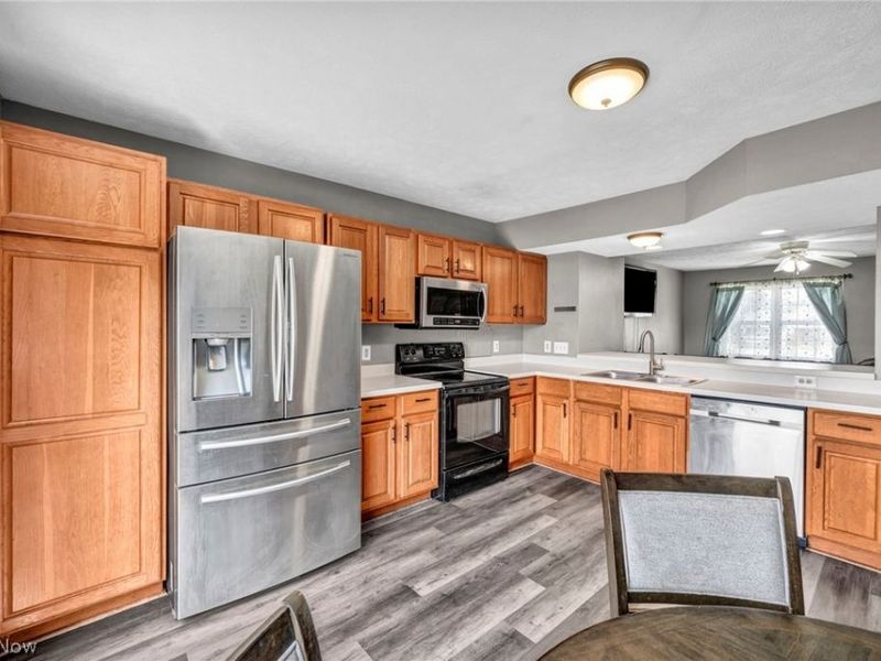 1086 Peach Boulevard, Willoughby, OH 44094 Photo 10