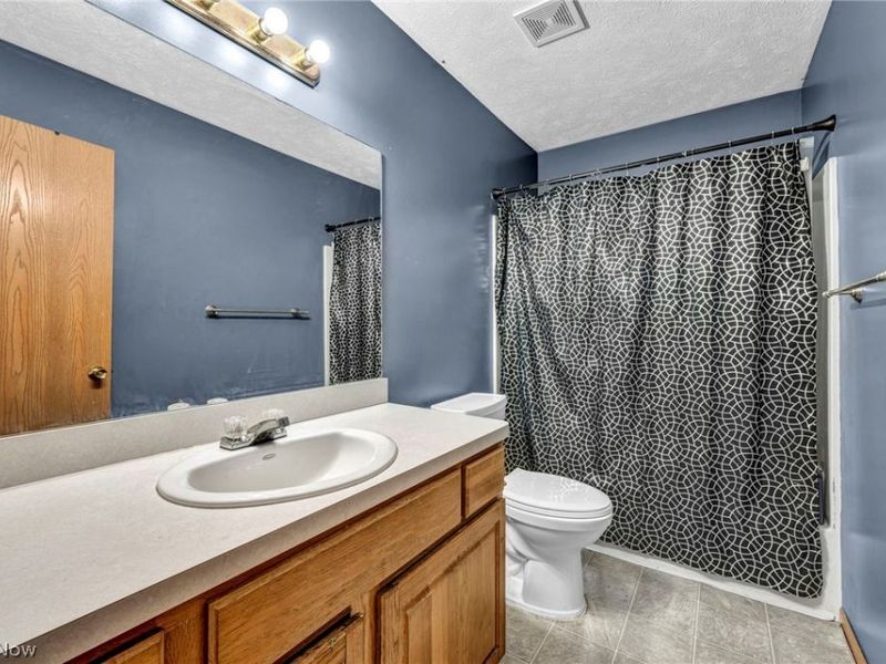 1086 Peach Boulevard, Willoughby, OH 44094 Photo 19