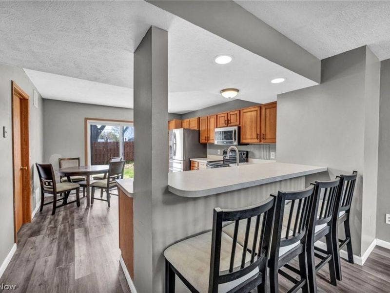 1086 Peach Boulevard, Willoughby, OH 44094 Photo 8