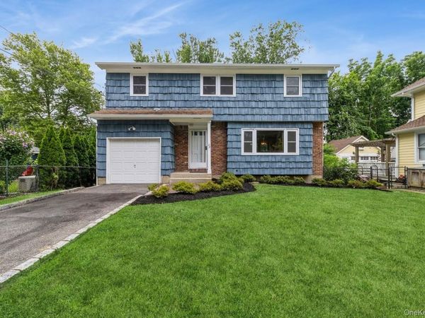 22 Central Street , Huntington, NY 11743