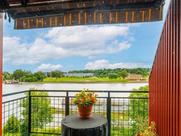 240 Spring Street, Unit 325, Saint Paul, MN 55102
