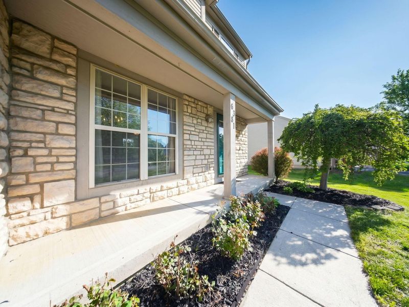 6381 Ewen Circle, Grove City, OH 43123 Photo 3