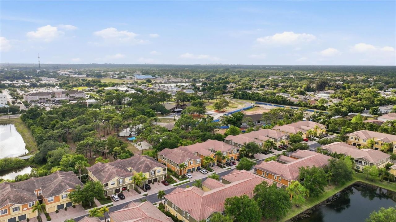 7839 Limestone Lane, Unit 12-204, Sarasota, FL 34233 Photo