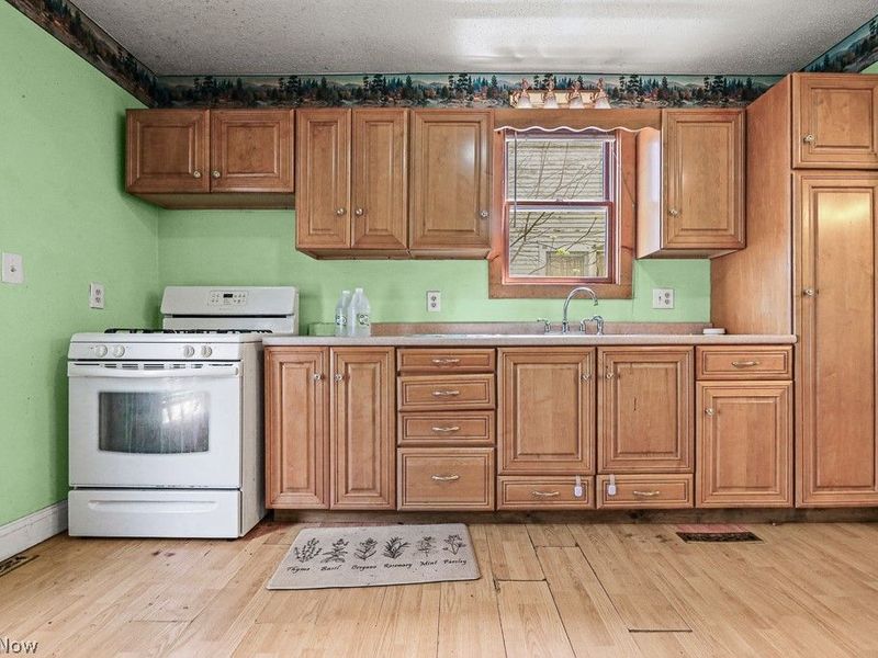 421 S Park Avenue, Alliance, OH 44601 Photo 4