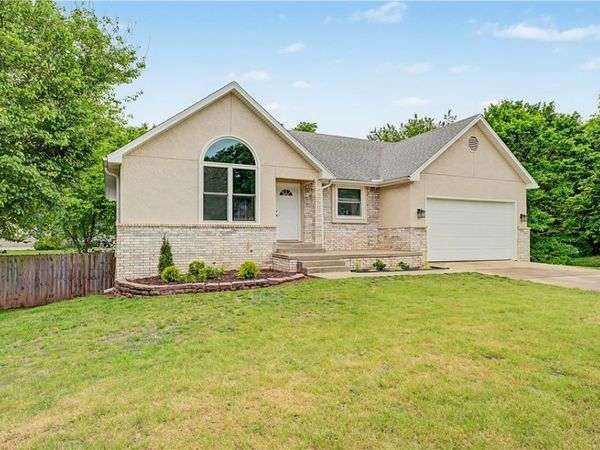 812 Cedar Lane , Prairie Grove, AR 72753