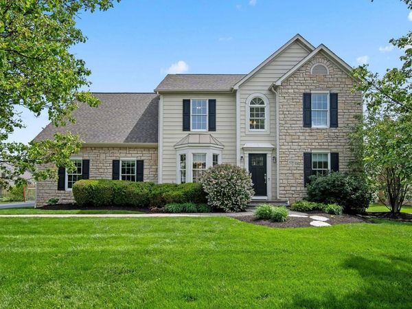 9281 Marlebury End, Powell, OH 43065