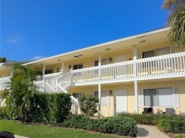 4629 Bayshore DR , Unit J7, NAPLES, FL 34112
