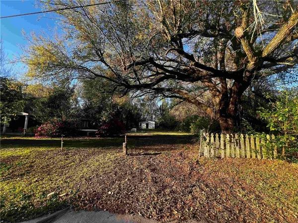 1604 Robert E Lee Street , Mobile, AL 36605