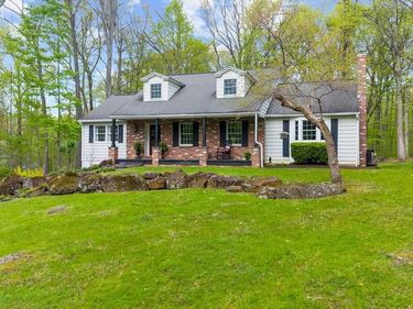 2942 BAAS ROAD, GREEN LANE, PA 18054