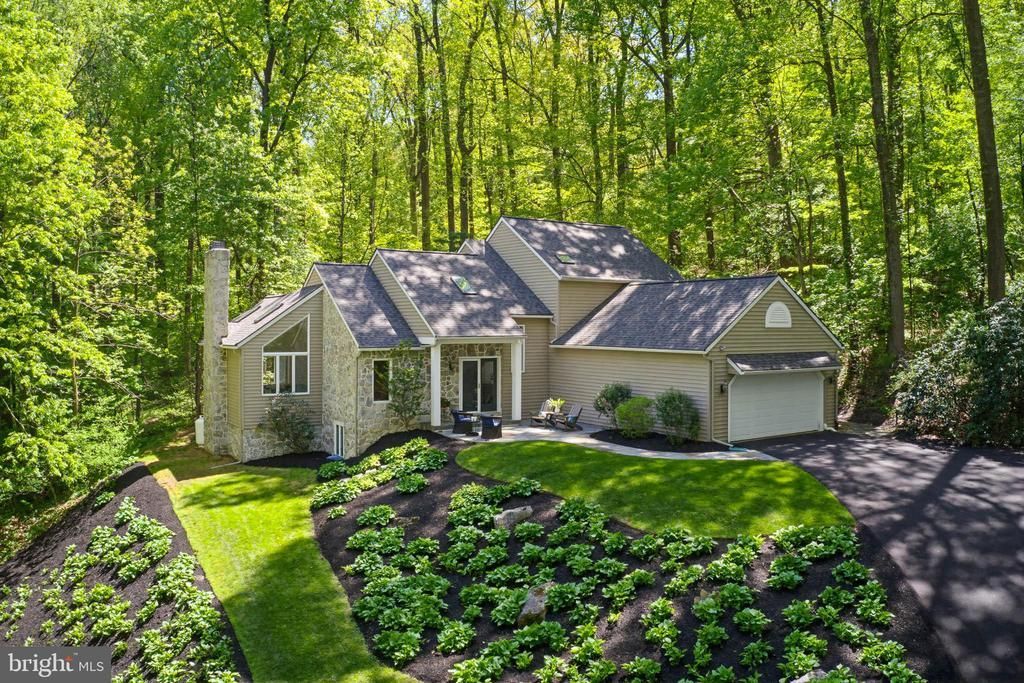 2640 Spring Valley Road, Lancaster, PA 17601 Main Photo