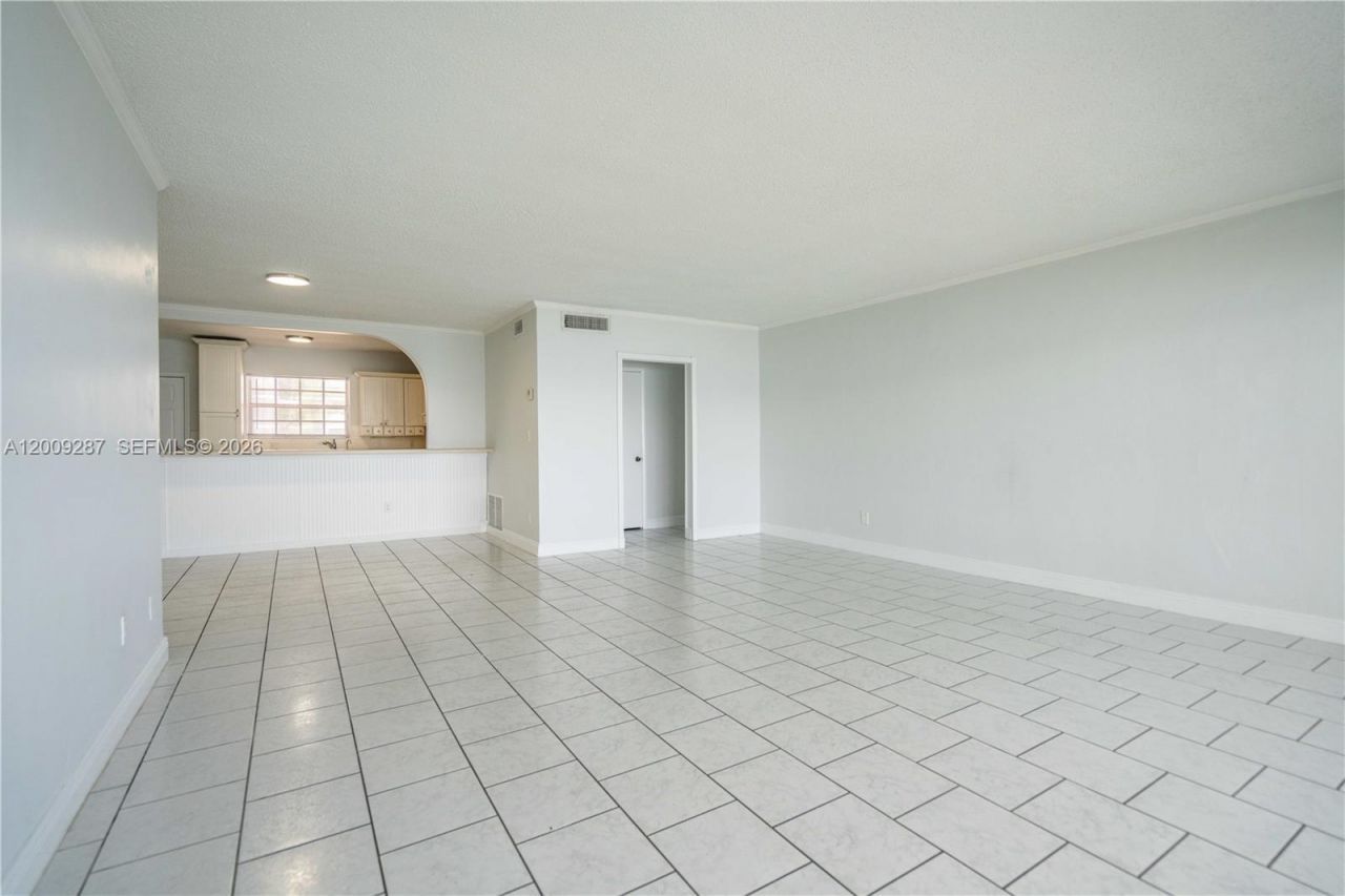 1940 Bay Dr , Unit 11, Miami Beach, FL 33141 Photo