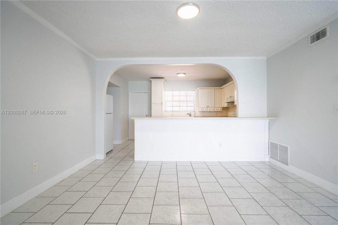 1940 Bay Dr , Unit 11, Miami Beach, FL 33141 Photo