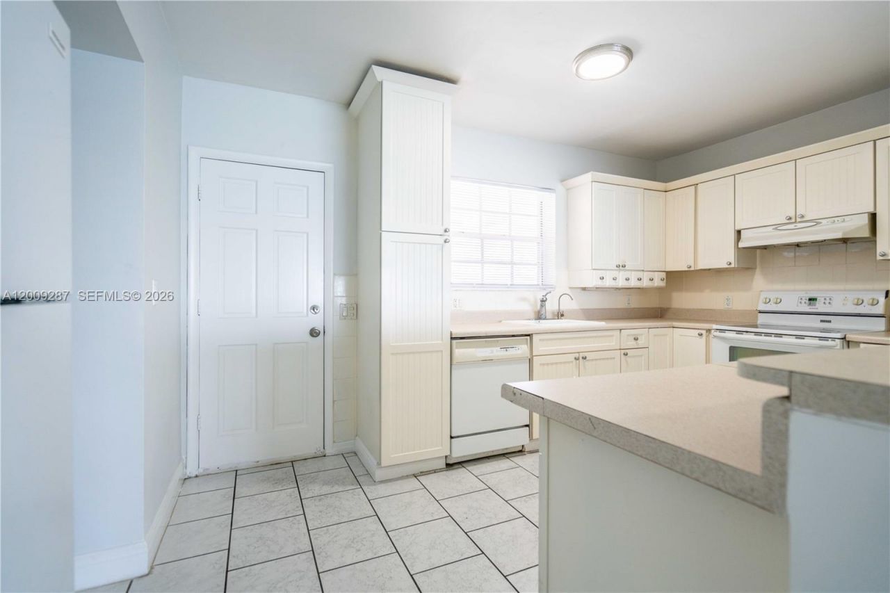 1940 Bay Dr , Unit 11, Miami Beach, FL 33141 Photo
