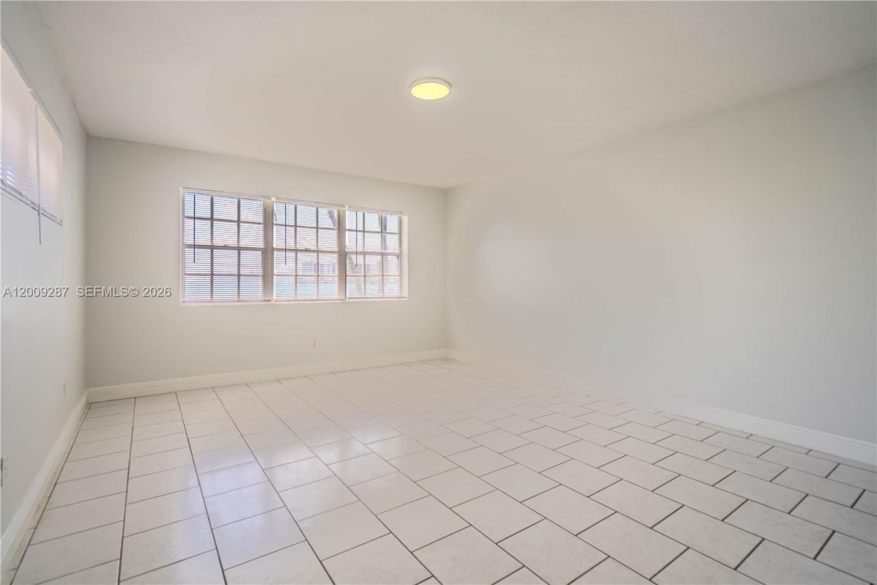 1940 Bay Dr , Unit 11, Miami Beach, FL 33141 Photo