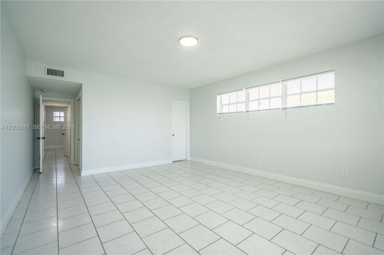 1940 Bay Dr , Unit 11, Miami Beach, FL 33141 Photo