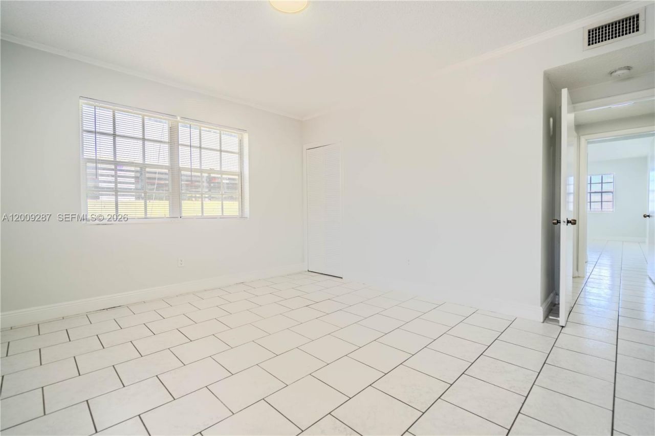 1940 Bay Dr , Unit 11, Miami Beach, FL 33141 Photo